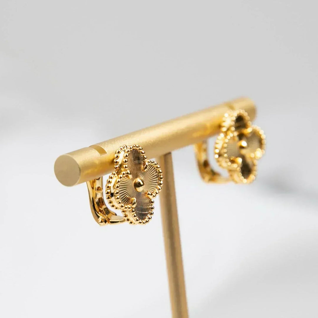 KLEEBLATT OHRRINGE | GOLD