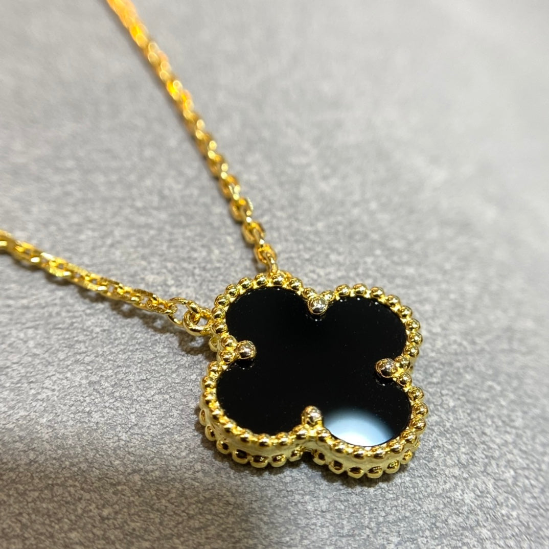 KLEEBLATT HALSKETTE | ONYX