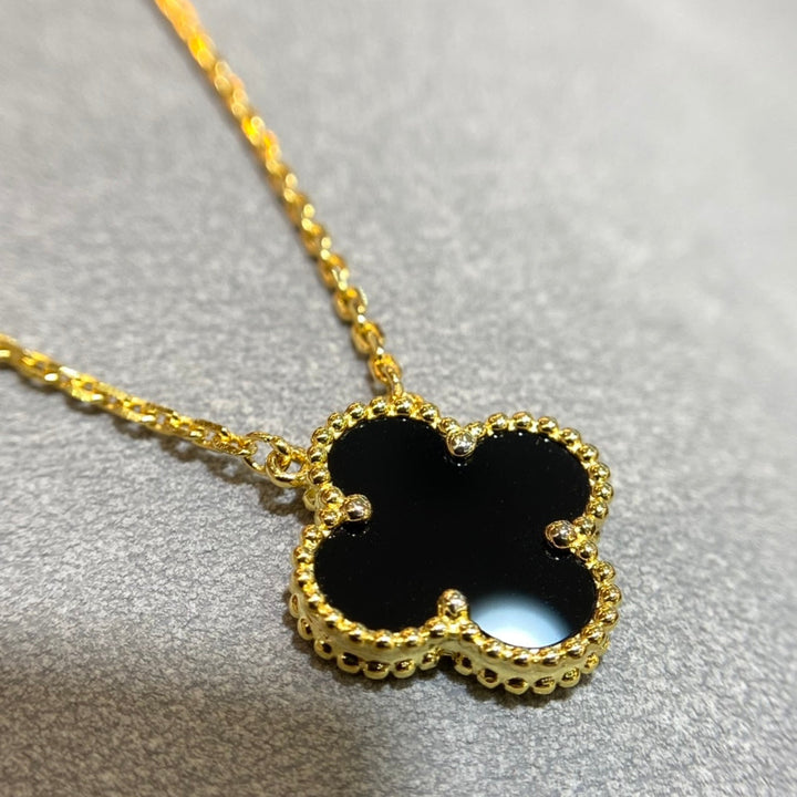 KLEEBLATT HALSKETTE | ONYX